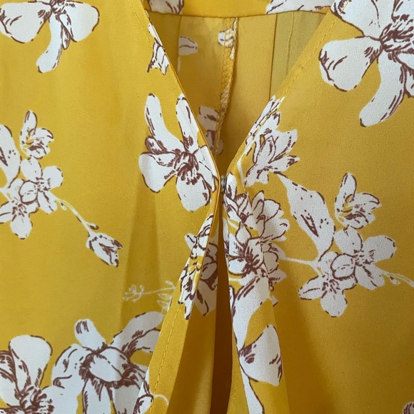 West Kei floral wrap top - Picture 5 of 6